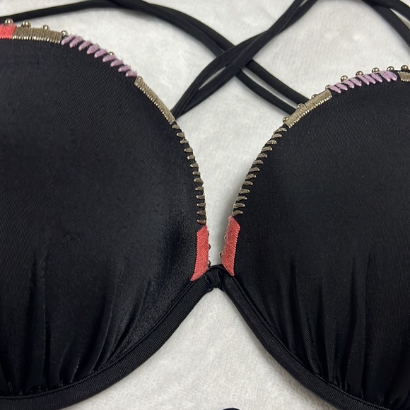 Crisscross Victoria’s Secret Extreme Push-up Swimming Top - Picture 5 of 11